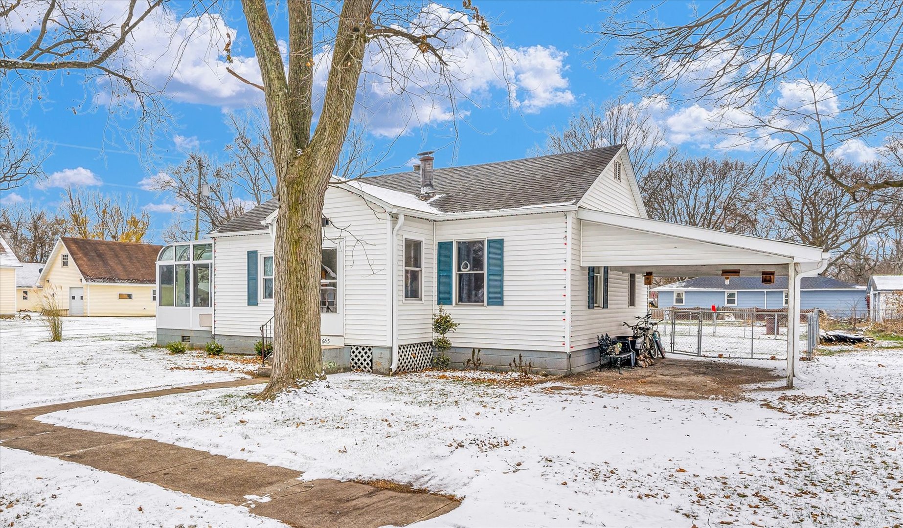 665 South Macon Street Bement IL 61813