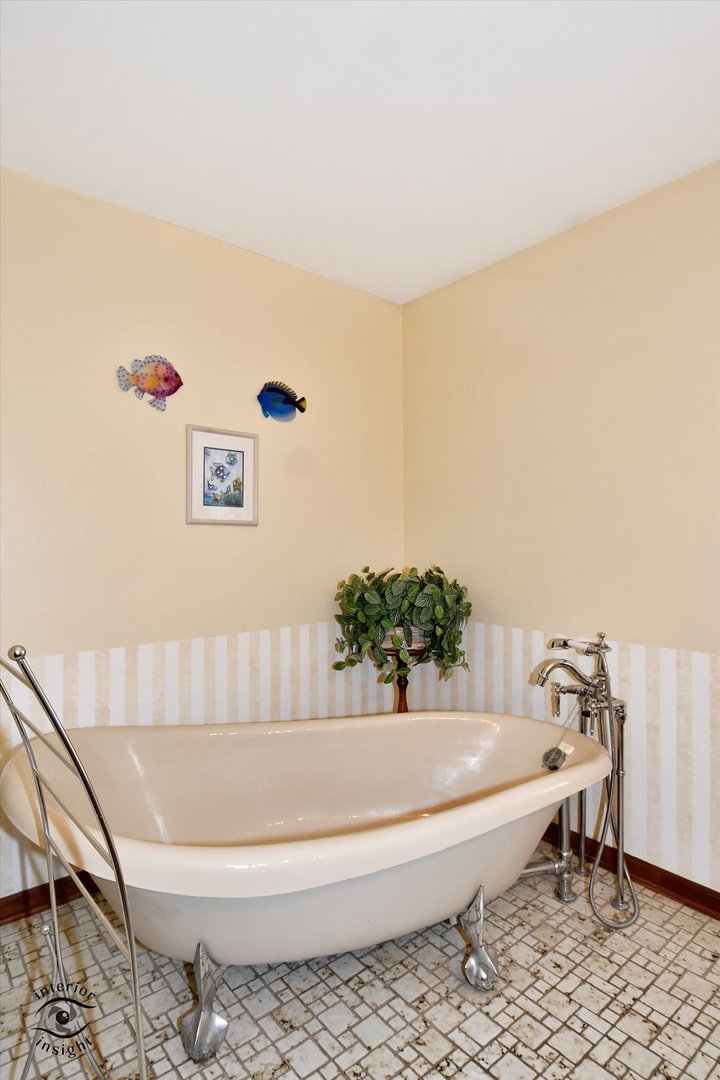 25W735 White Birch Court Wheaton IL 60189
