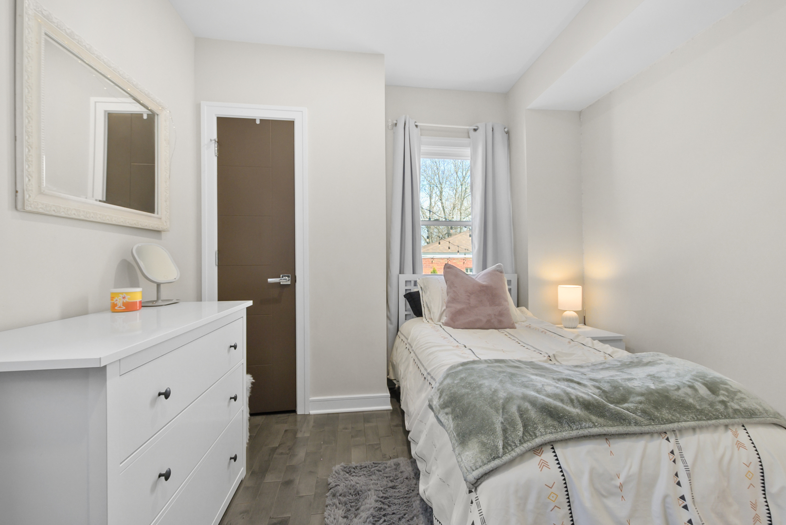 10459 South Troy Street Chicago IL 60655