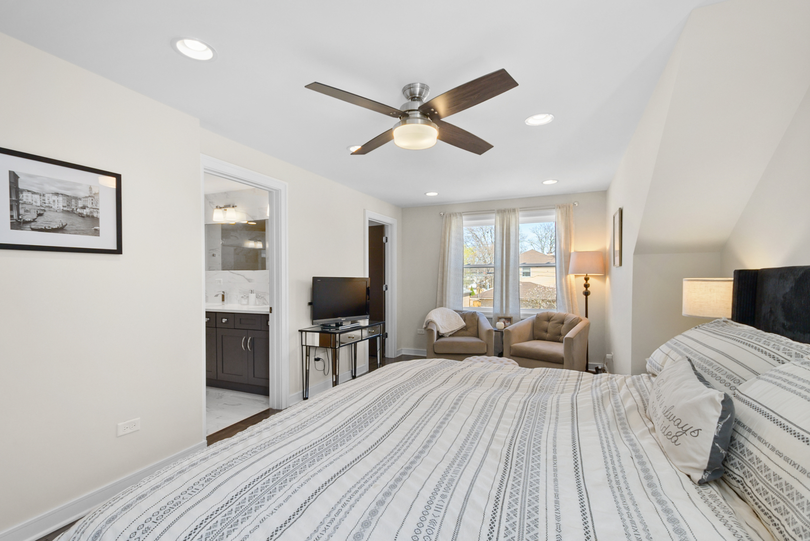 10459 South Troy Street Chicago IL 60655