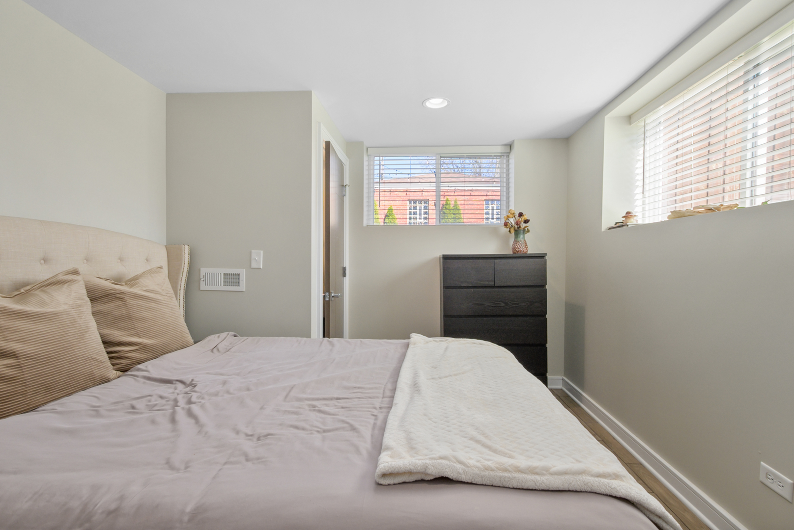 10459 South Troy Street Chicago IL 60655