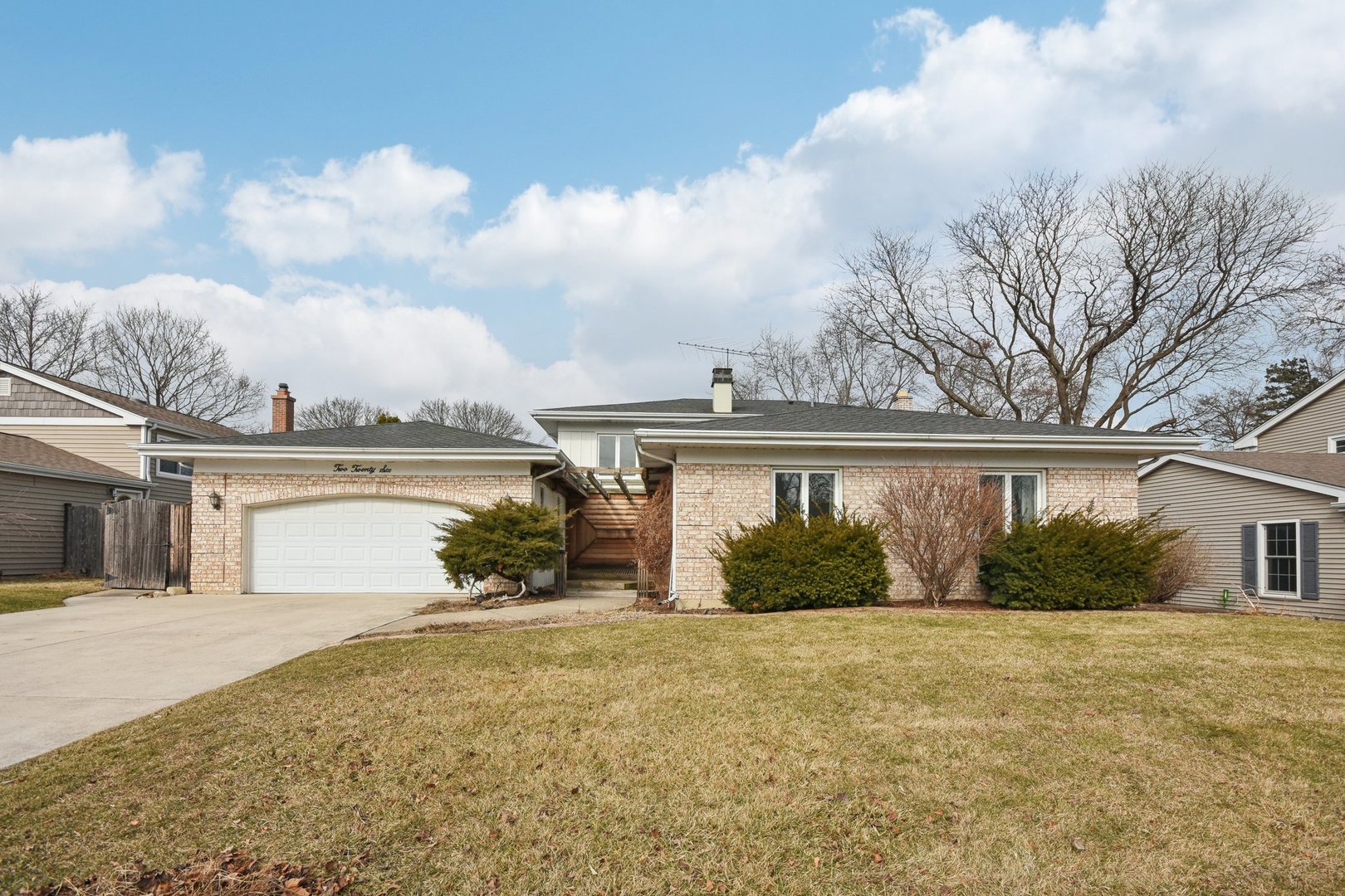 226 White Fawn Trail Downers Grove IL 60516