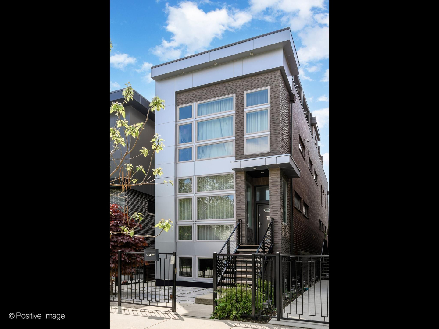 2125 West Erie Street Chicago IL 60612