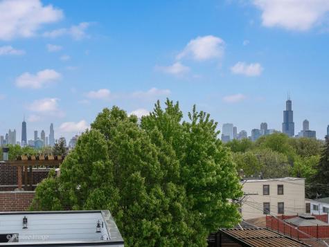 2125 West Erie Street Chicago IL 60612