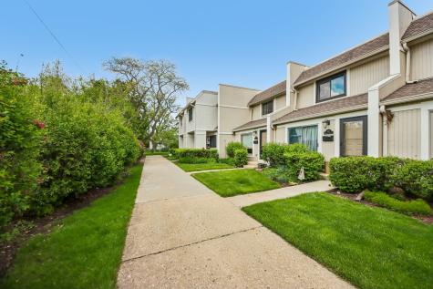 537 Pheasant Court Grayslake IL 60030