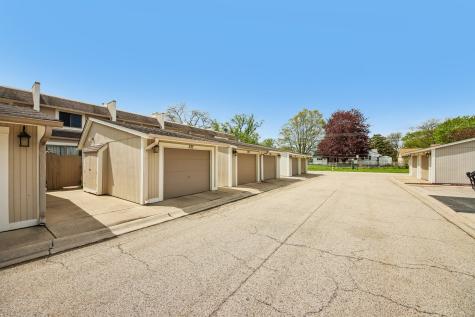 537 Pheasant Court Grayslake IL 60030