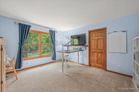 1702 King Richard Circle St. Charles IL 60174