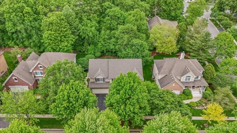 1702 King Richard Circle St. Charles IL 60174