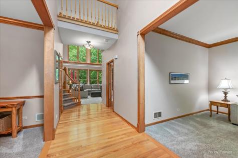 1702 King Richard Circle St. Charles IL 60174