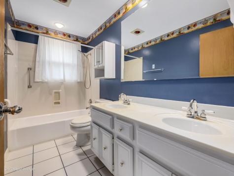 1903 Cheshire Lane Wheaton IL 60189