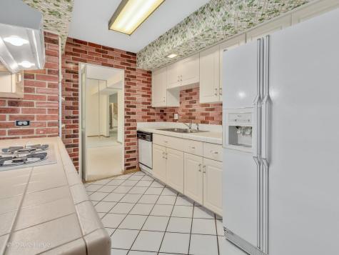 1903 Cheshire Lane Wheaton IL 60189