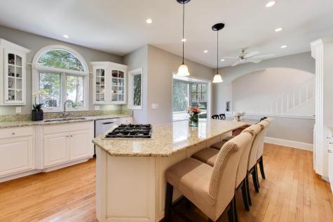 625 East Center Avenue Lake Bluff IL 60044