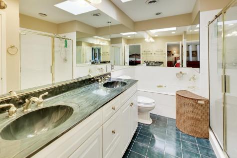 625 East Center Avenue Lake Bluff IL 60044