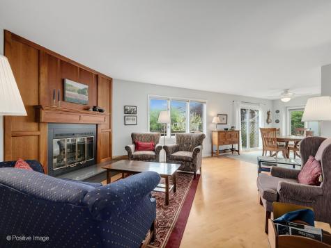 517 Renn Court Wheaton IL 60187