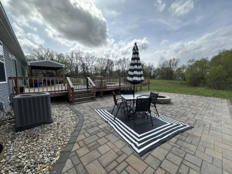 513 North 10th Street Benton IL 62812