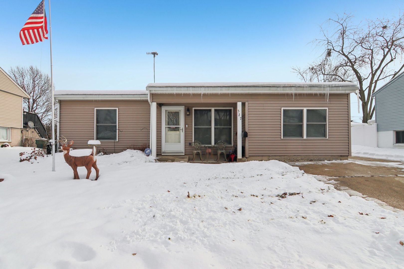 327 Hickory Avenue Romeoville IL 60446
