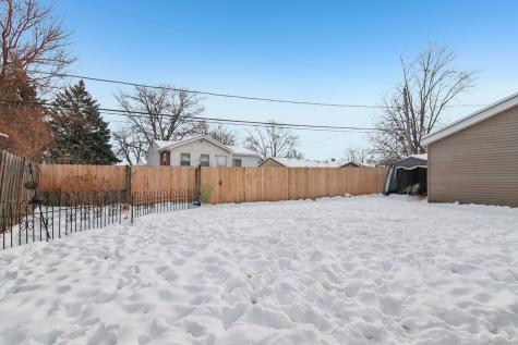 327 Hickory Avenue Romeoville IL 60446
