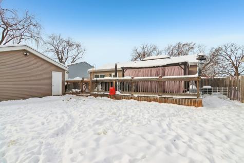 327 Hickory Avenue Romeoville IL 60446