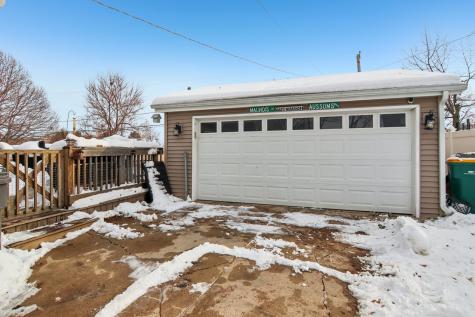 327 Hickory Avenue Romeoville IL 60446