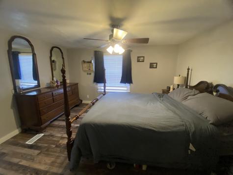 9255 Campbell Street Benton IL 62812