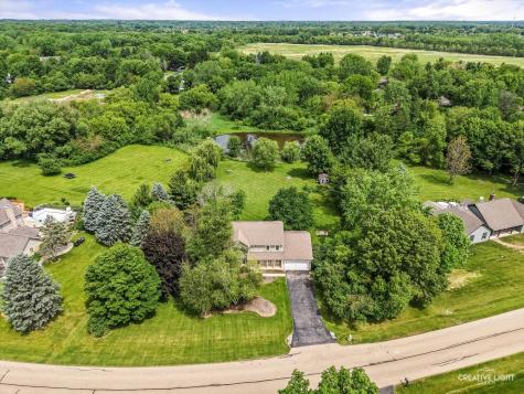 40W880 South Bridle Creek Drive St. Charles IL 60175