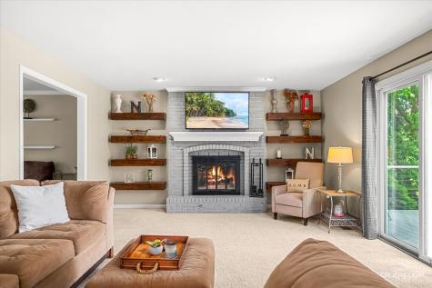 40W880 South Bridle Creek Drive St. Charles IL 60175
