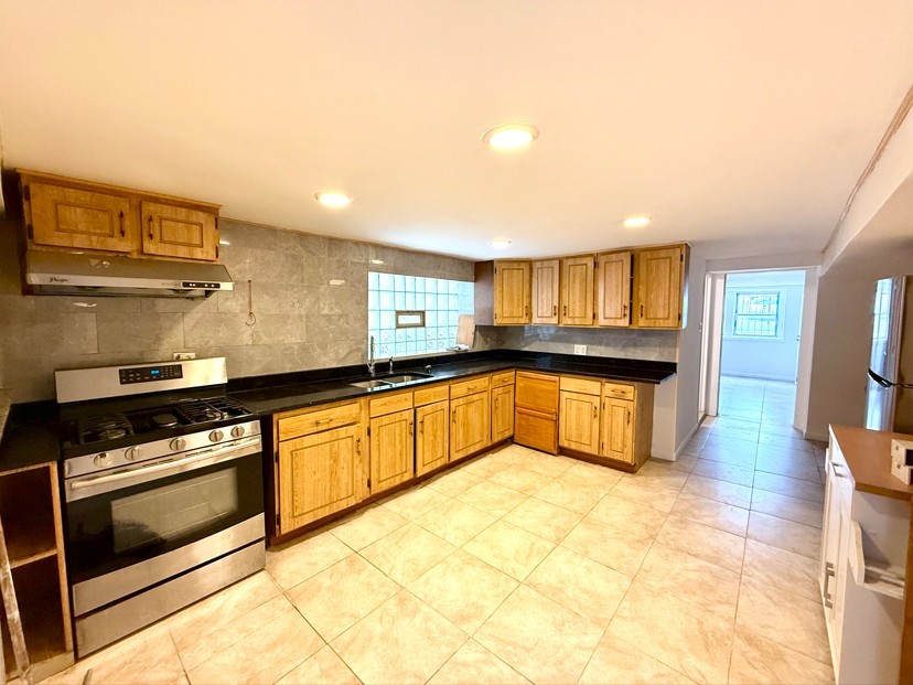 3439 South Claremont Avenue Chicago IL 60608