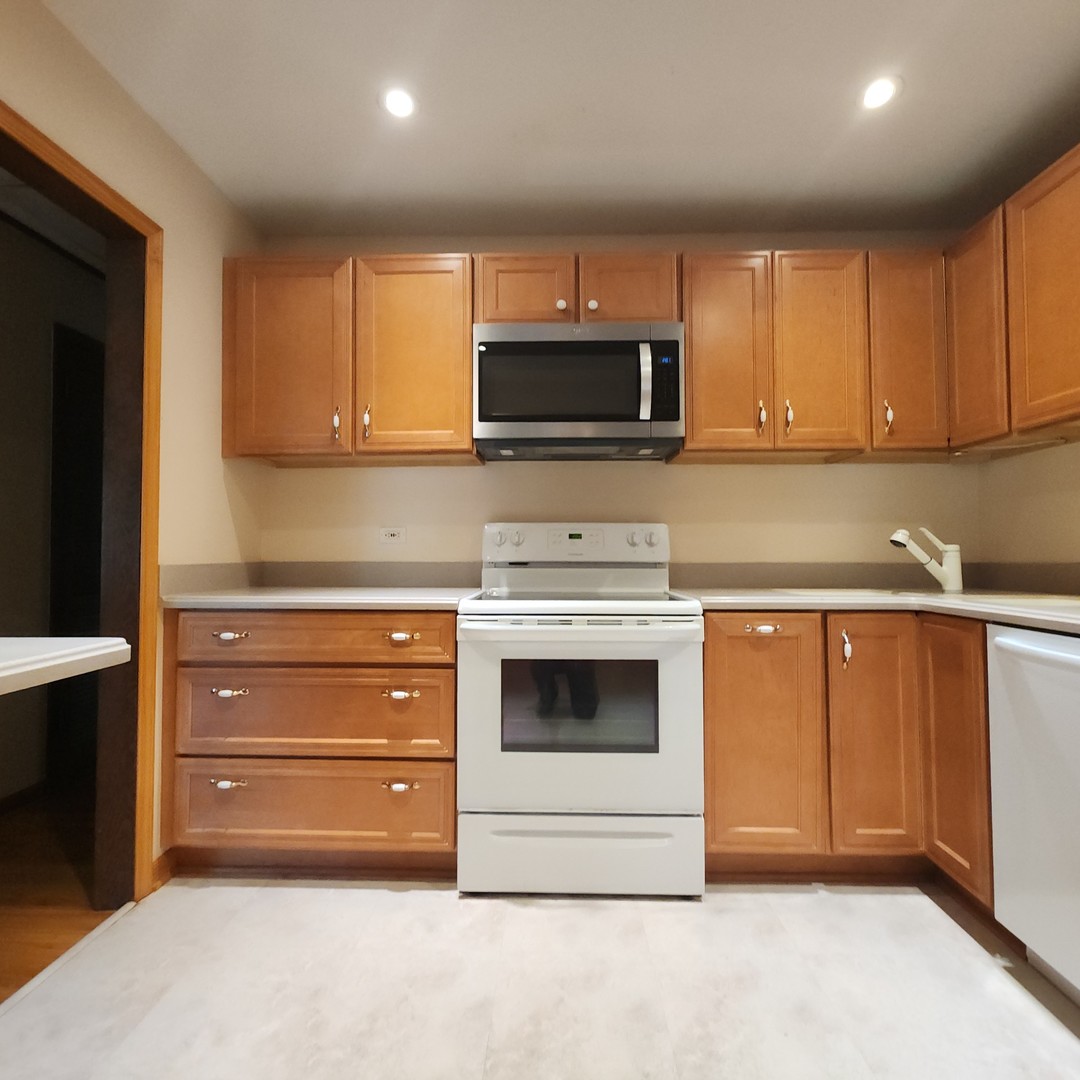 4605 West 84th Place Chicago IL 60652