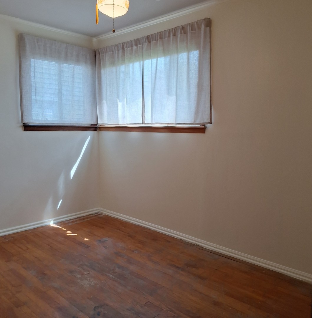 4605 West 84th Place Chicago IL 60652