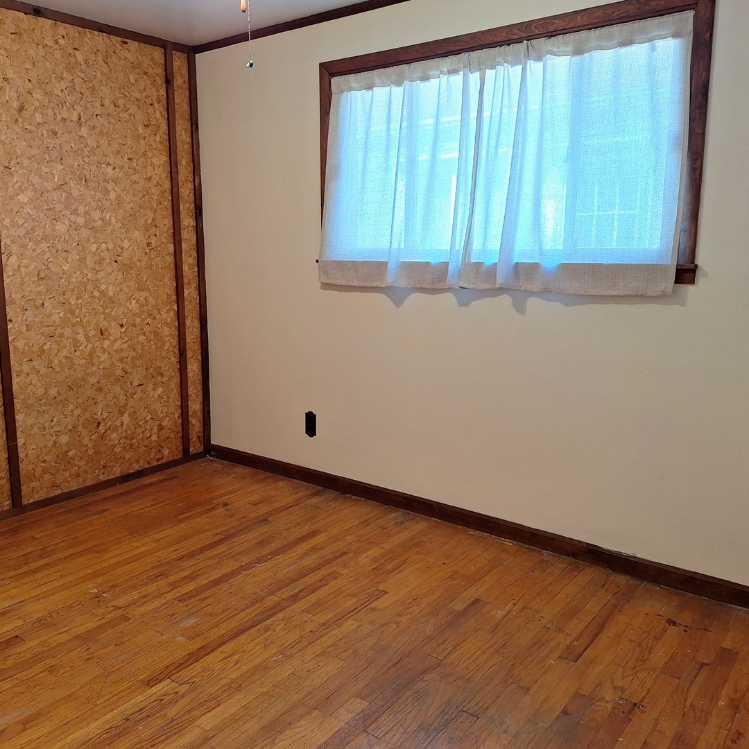 4605 West 84th Place Chicago IL 60652