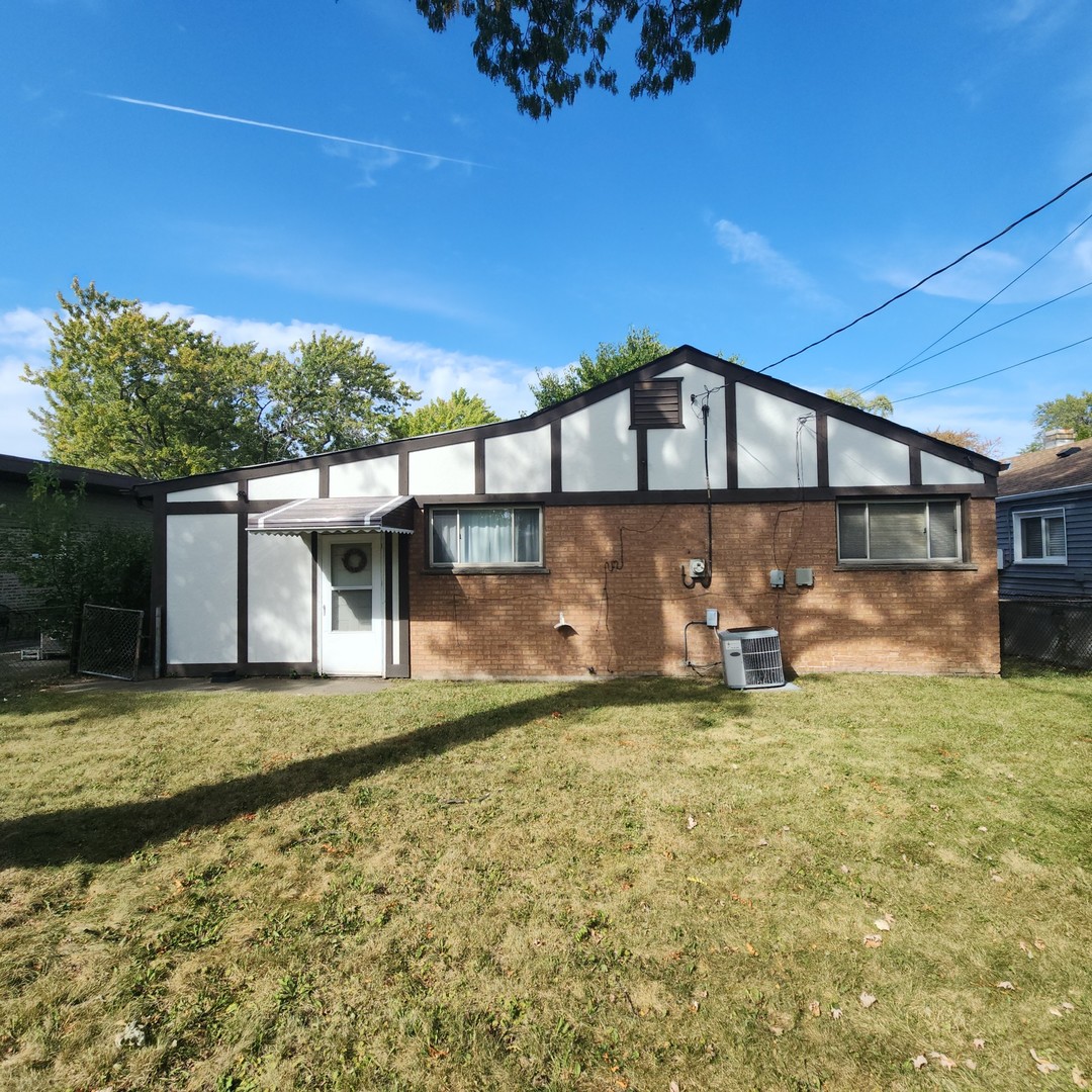 4605 West 84th Place Chicago IL 60652