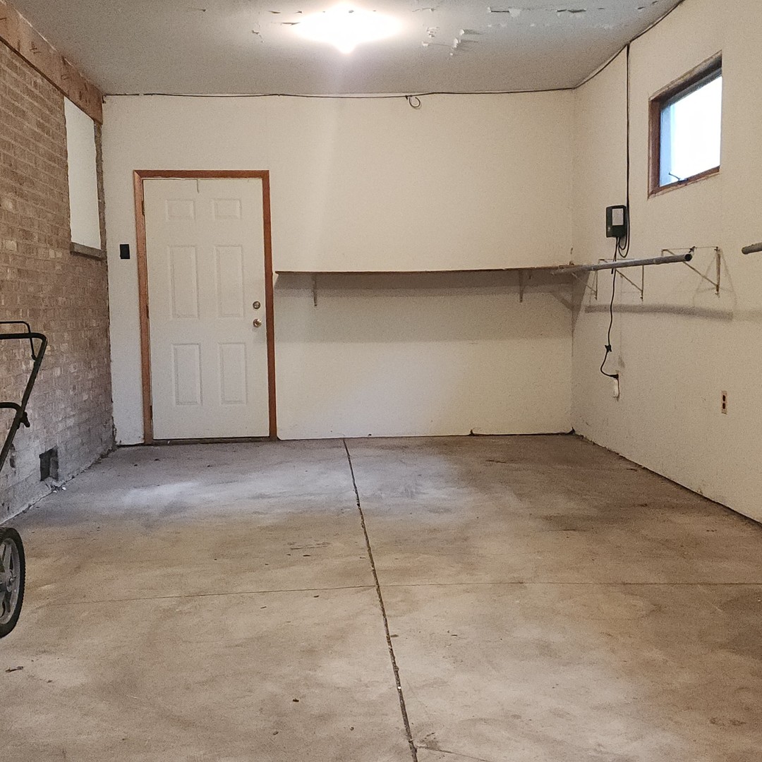 4605 West 84th Place Chicago IL 60652