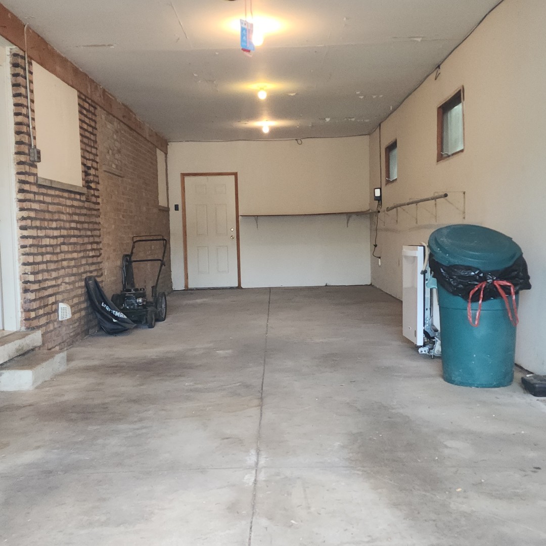 4605 West 84th Place Chicago IL 60652
