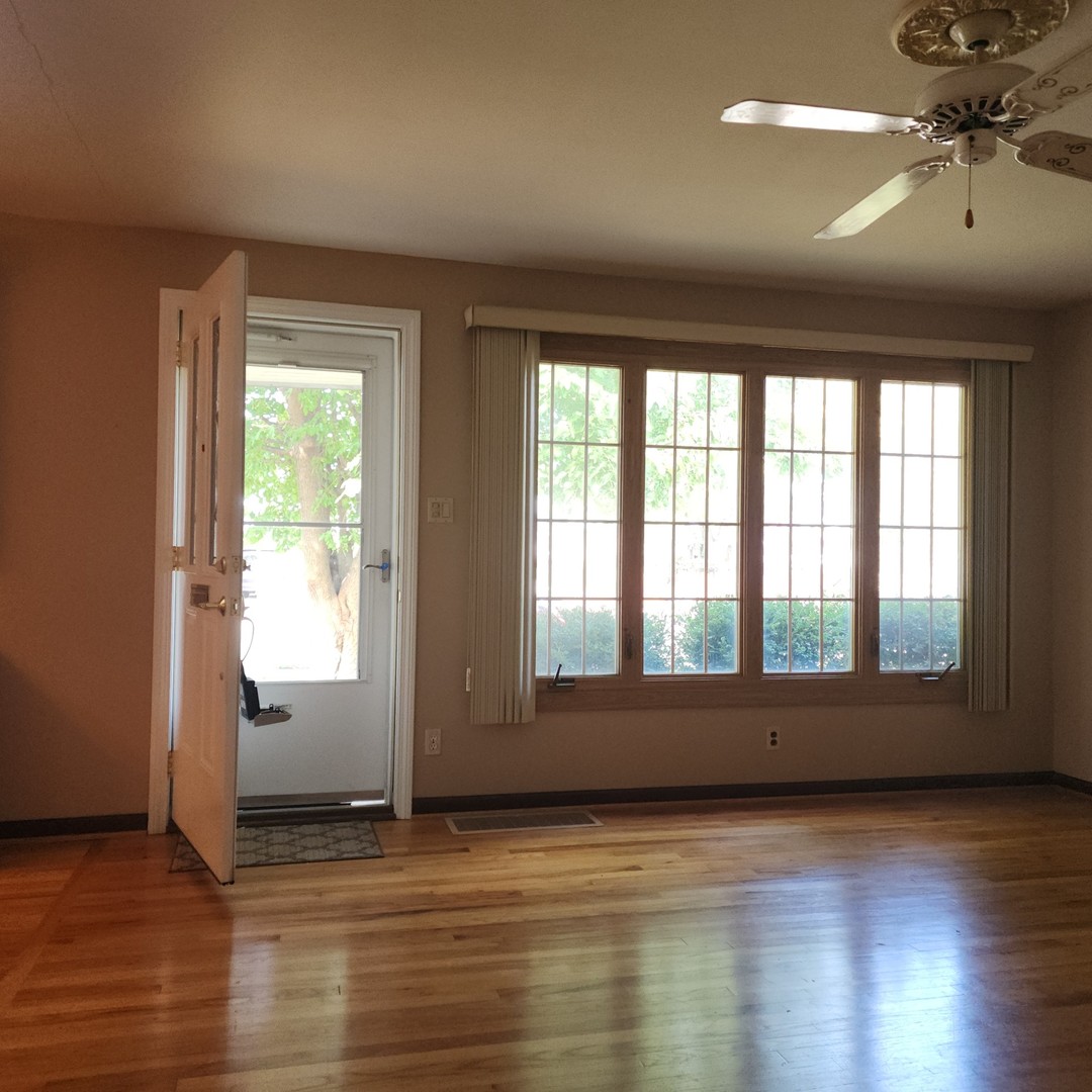 4605 West 84th Place Chicago IL 60652