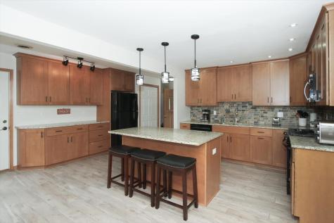 39W609 Lori Lane Elgin IL 60124
