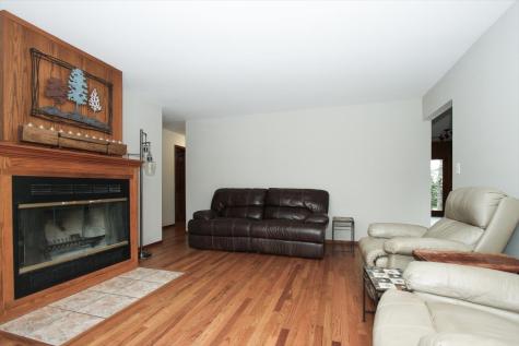 39W609 Lori Lane Elgin IL 60124