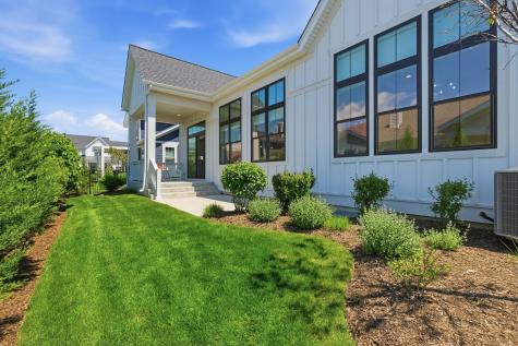 2806 Parkside Circle Glenview IL 60026