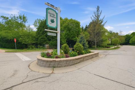 2806 Parkside Circle Glenview IL 60026