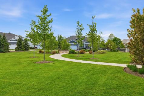 2806 Parkside Circle Glenview IL 60026