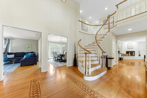 390 South Basswood Road Lake Forest IL 60045