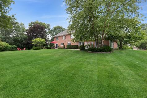 390 South Basswood Road Lake Forest IL 60045