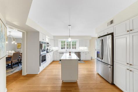 390 South Basswood Road Lake Forest IL 60045