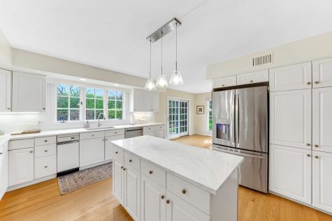 390 South Basswood Road Lake Forest IL 60045