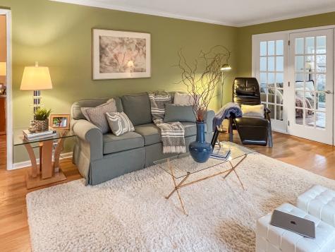 390 South Basswood Road Lake Forest IL 60045