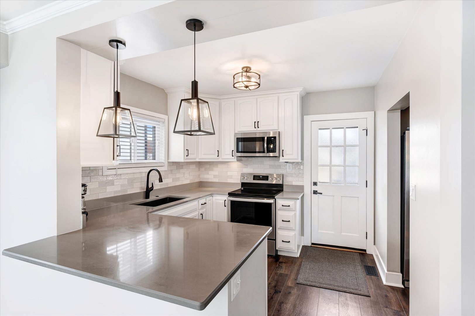 272 North Willow Road Elmhurst IL 60126