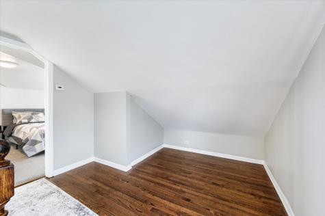 272 North Willow Road Elmhurst IL 60126