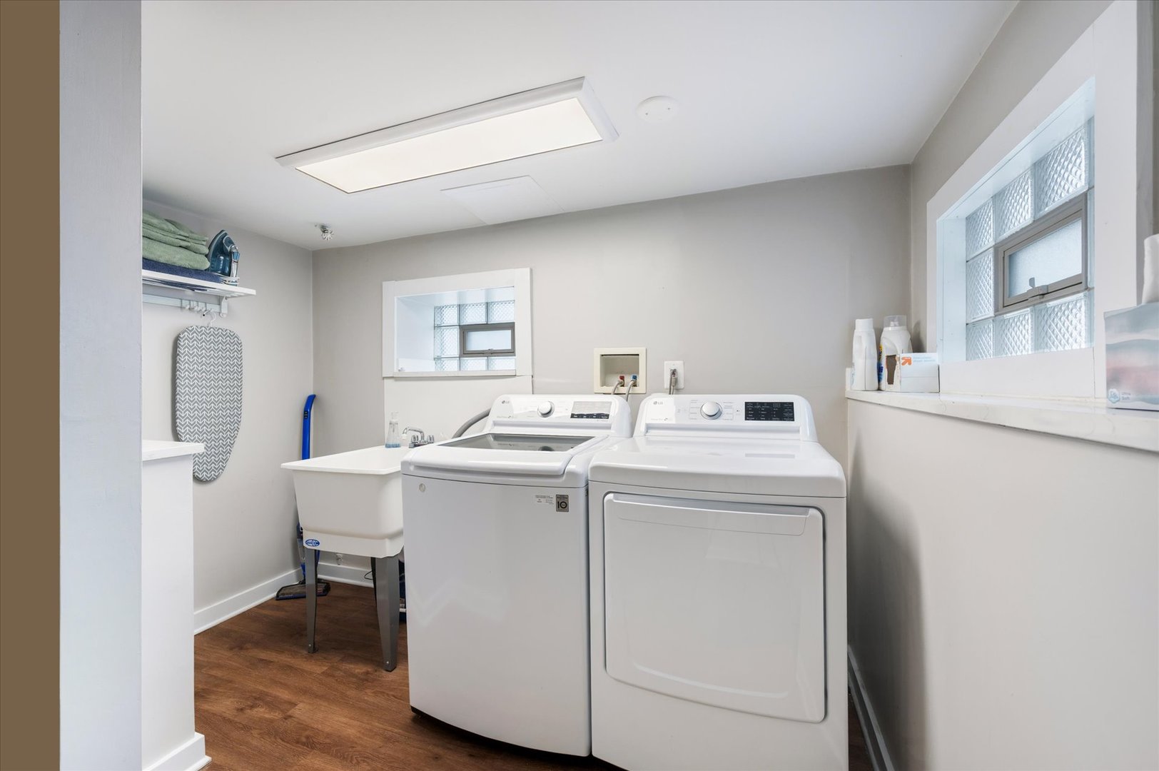 272 North Willow Road Elmhurst IL 60126