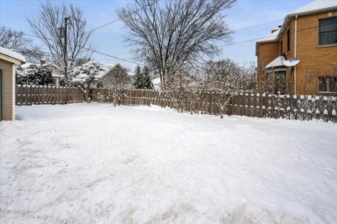 272 North Willow Road Elmhurst IL 60126