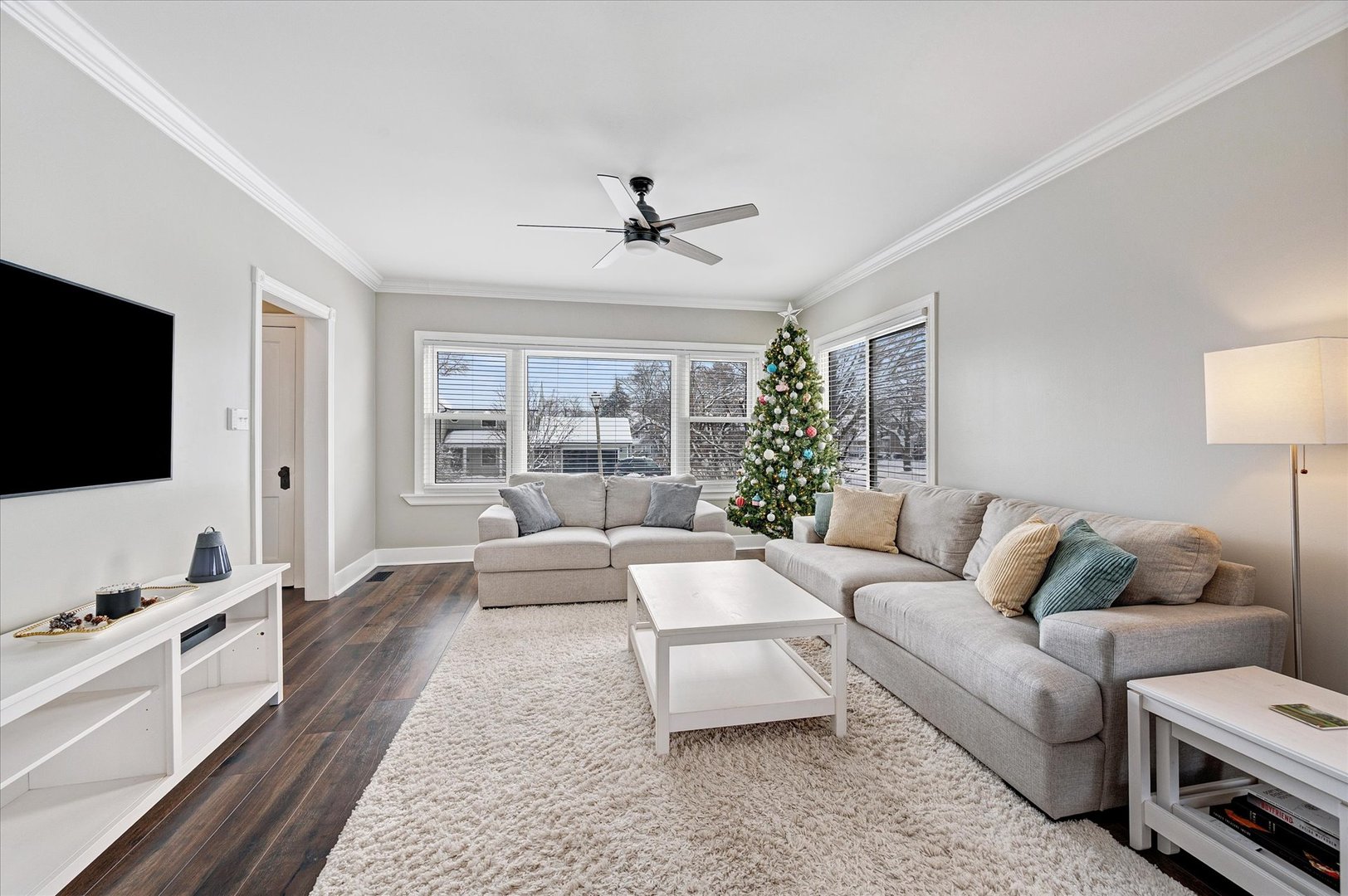 272 North Willow Road Elmhurst IL 60126