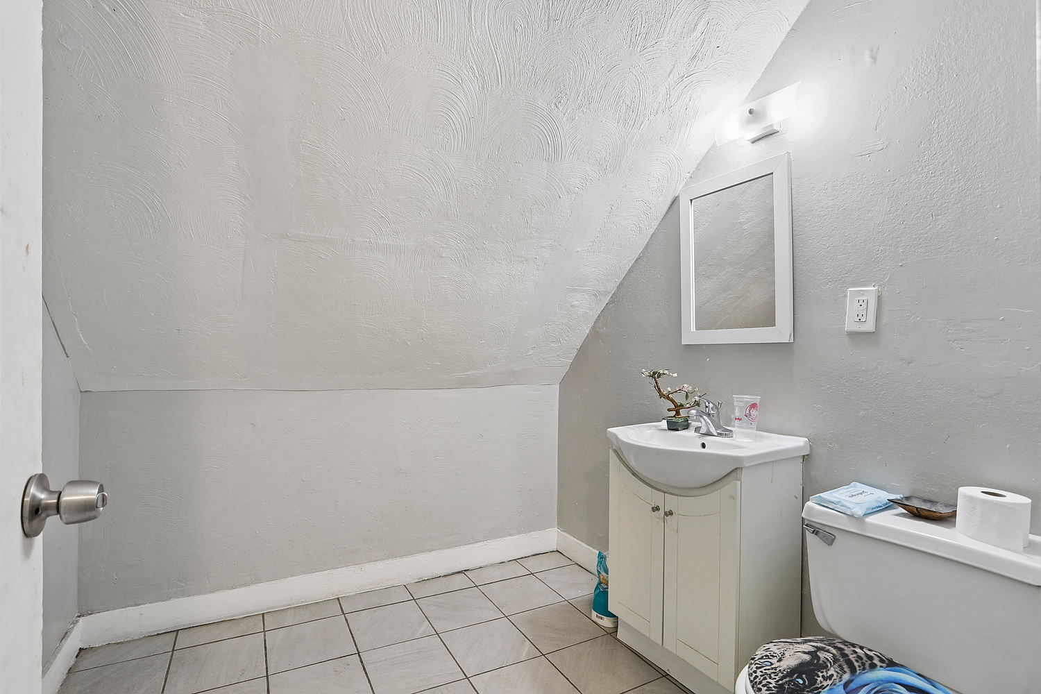 7814 South Saint Lawrence Avenue Chicago IL 60619
